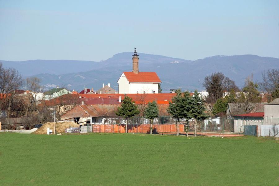 Chateau Krakovany Hotel Buitenkant foto