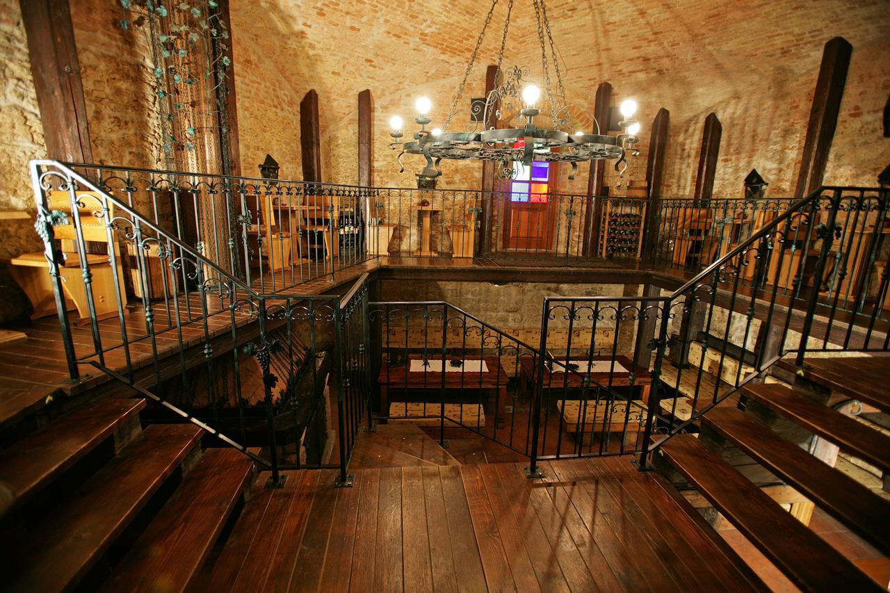 Chateau Krakovany Buitenkant foto